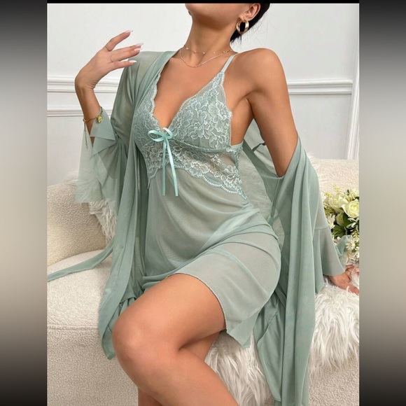 Beautiful cami set - Picture 3 of 7